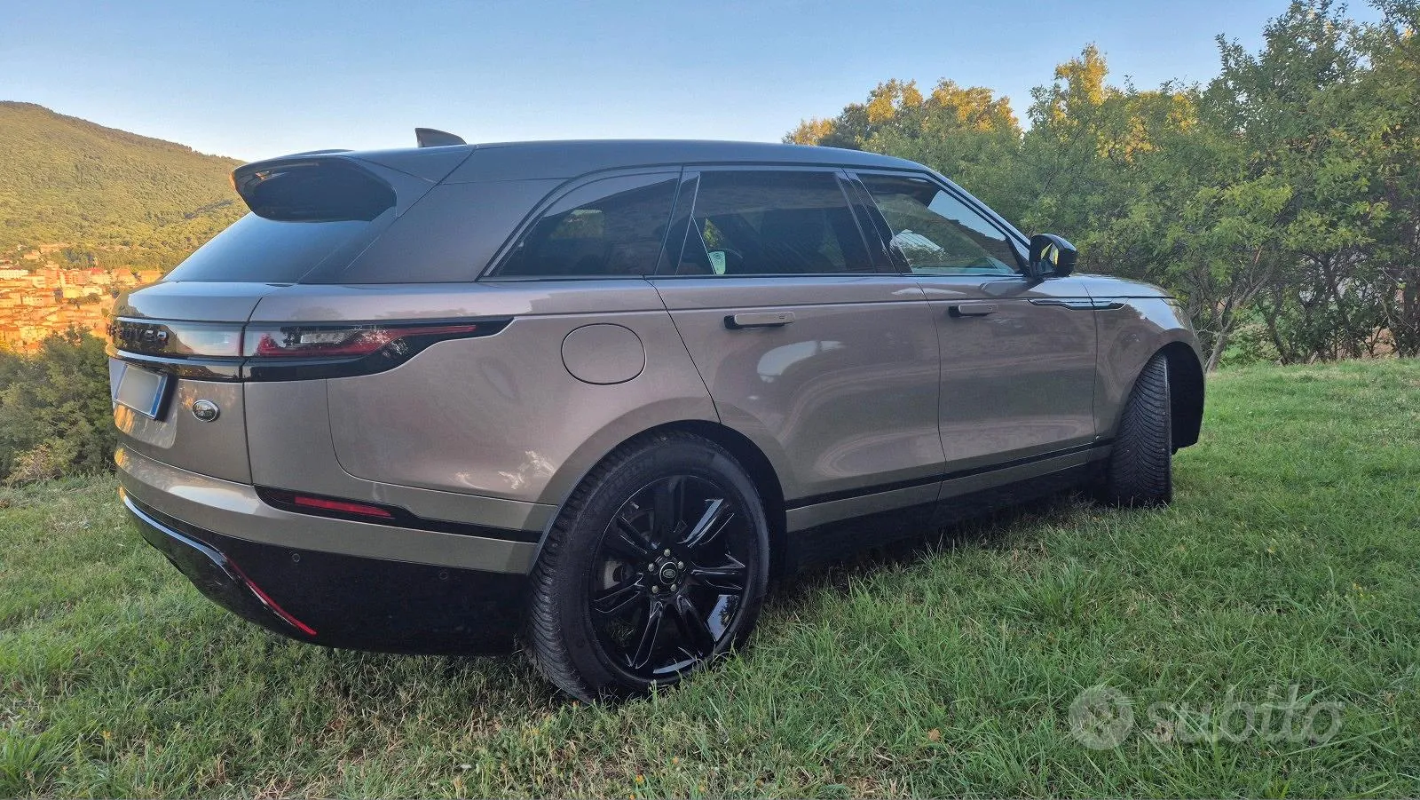 Land Rover Range Rover Velar 2021 photo 3
