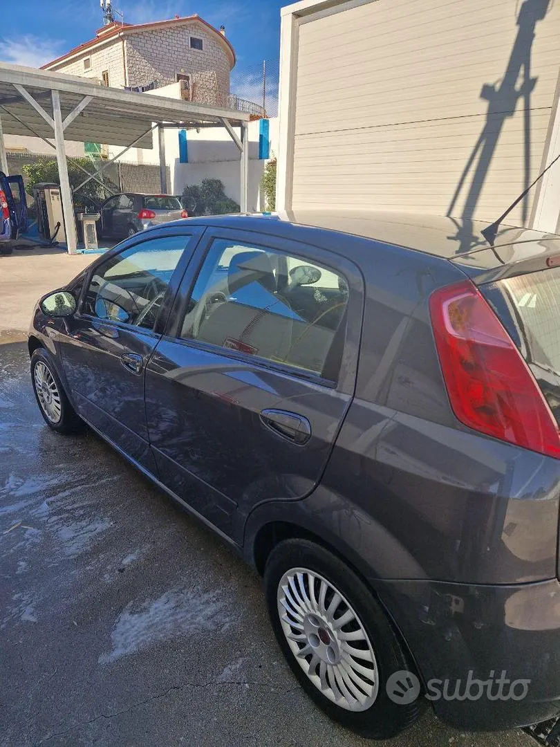 Fiat Grande Punto 2008 photo 4