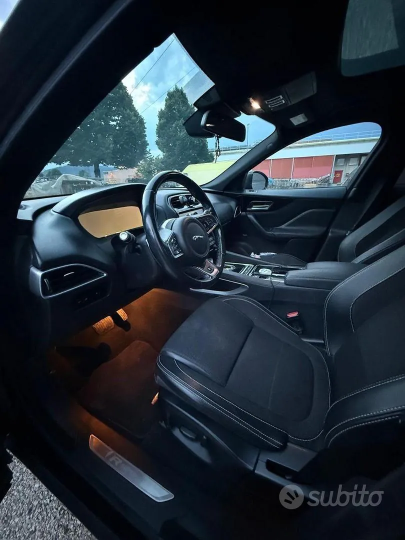 Jaguar F-Pace 2017 photo 3