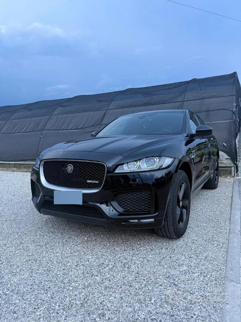 Jaguar F-Pace