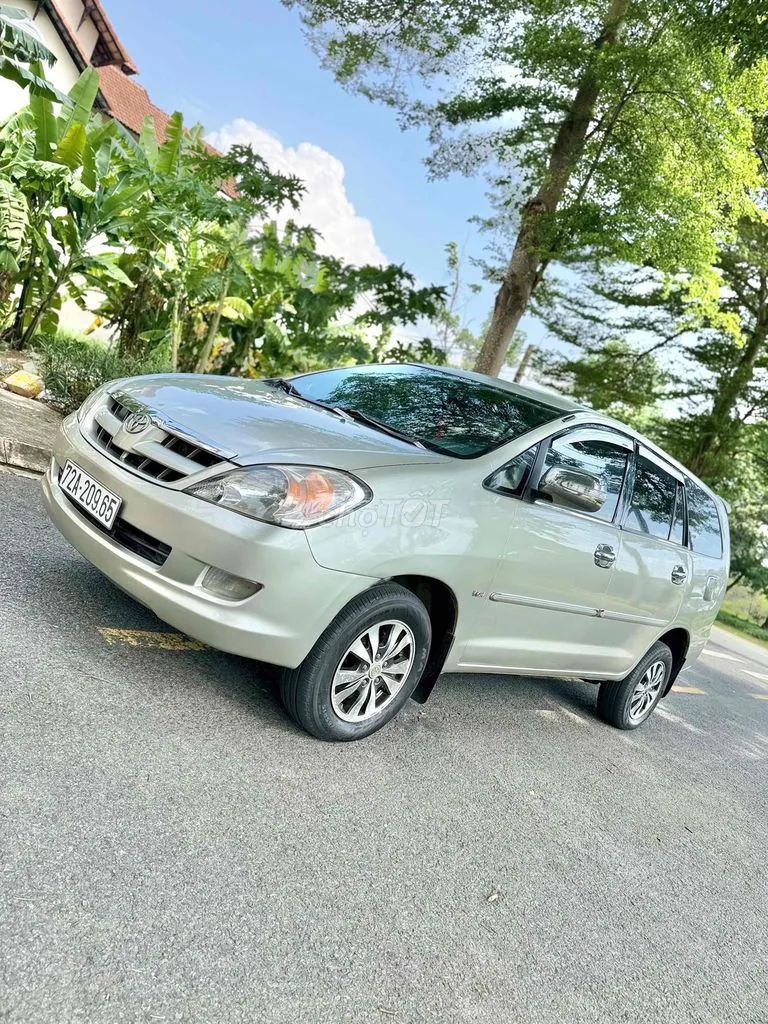 Toyota Innova 2008 photo 2