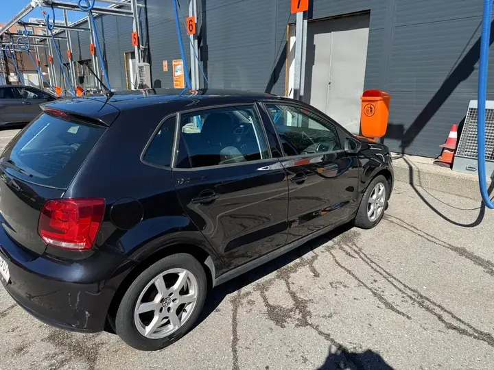 Volkswagen Polo 2010 photo 2