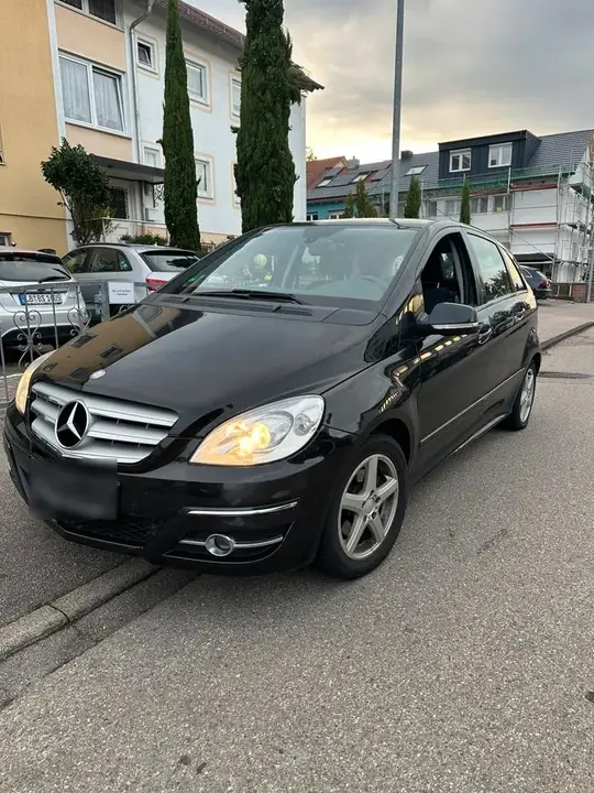 Mercedes-Benz B200