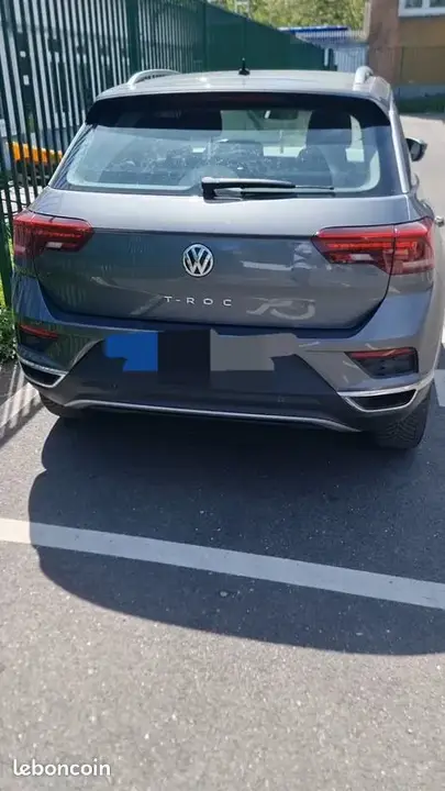 Volkswagen T-Roc 2019 photo 2
