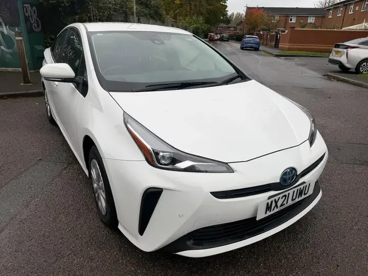 Toyota Prius 2021 photo 2