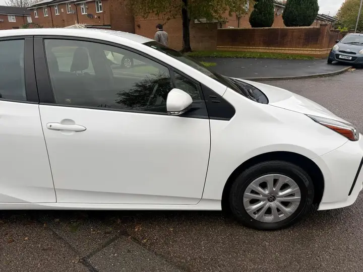 Toyota Prius 2021 photo 4