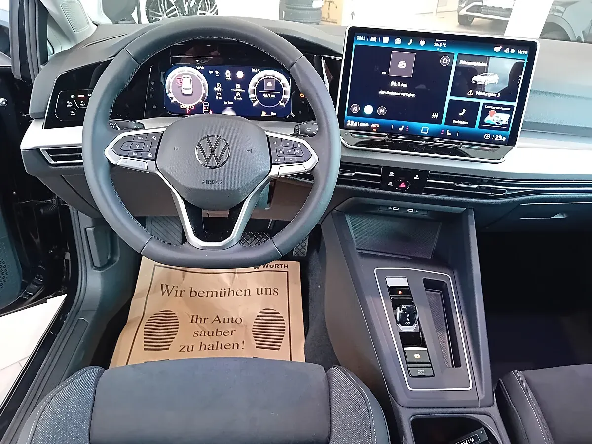 Volkswagen Golf 2026 photo 2