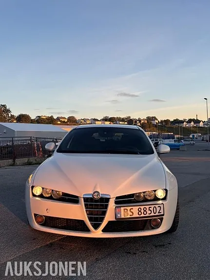 Alfa Romeo 159 2009 photo 2