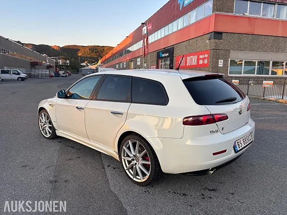 Alfa Romeo 159 2009 photo 4