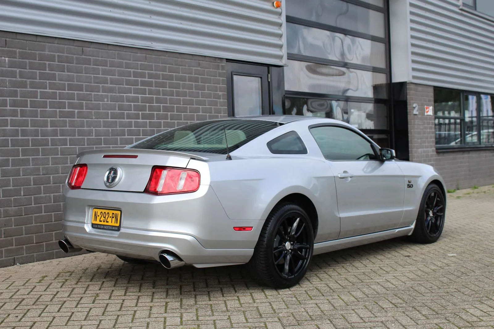 Ford Mustang 2011 photo 5