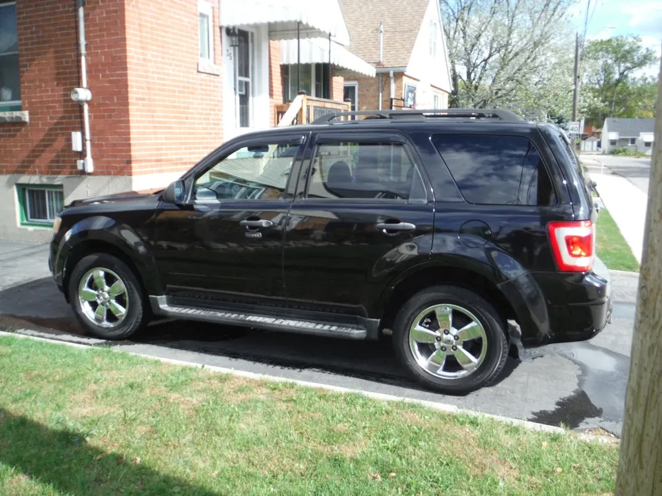 Ford Escape 2009 photo 2