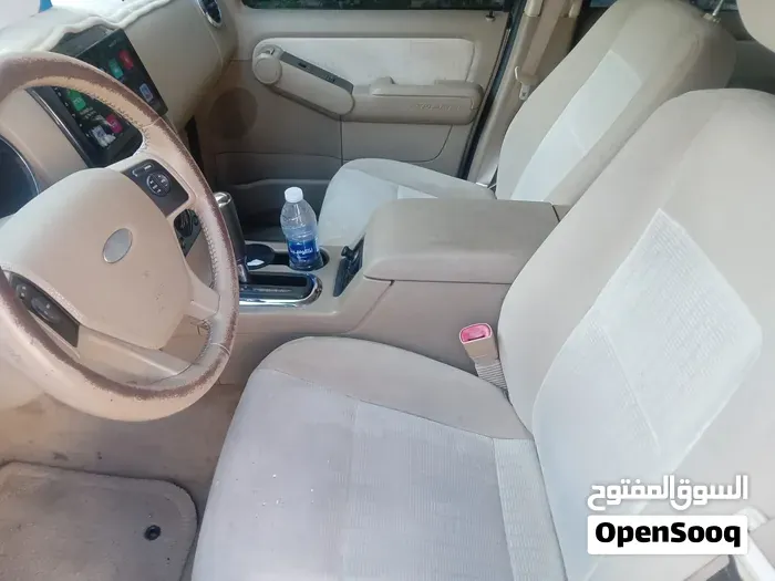 Ford Explorer 2005 photo 2