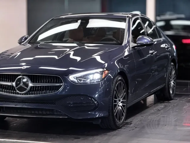 Mercedes-Benz C-Class 2025 photo 3