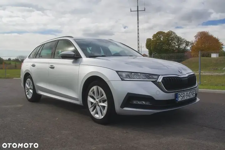 Skoda Octavia 2021 photo 2