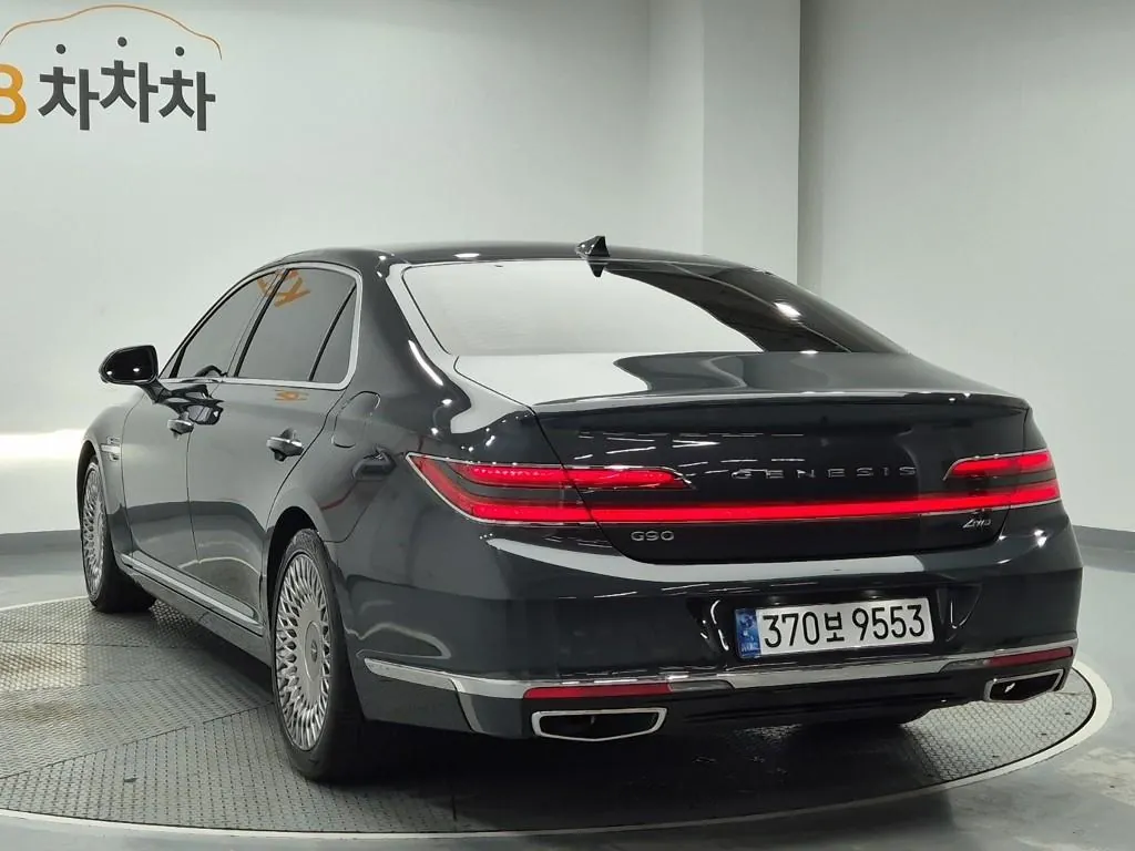 Genesis G90 2021 photo 2