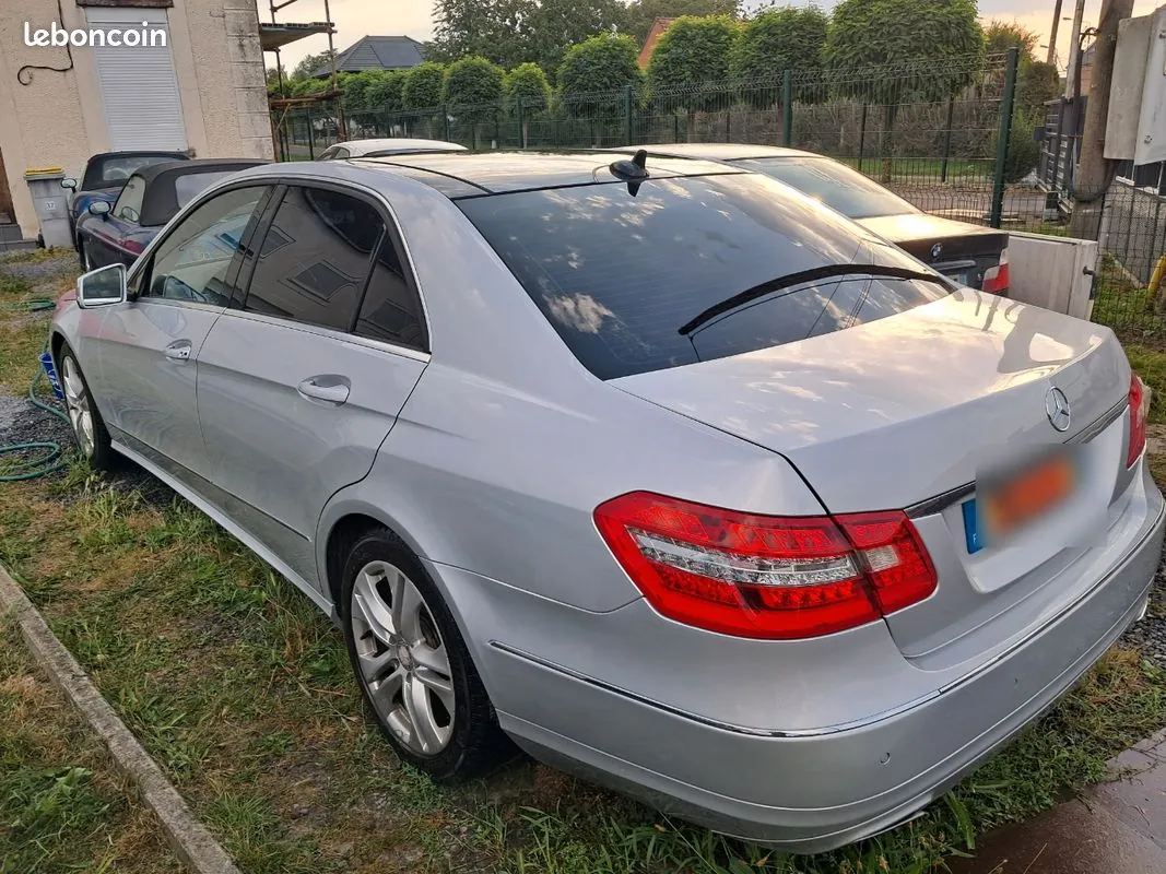 Mercedes-Benz E-Class 2012 photo 2