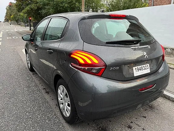 Peugeot 208 2015 photo 5