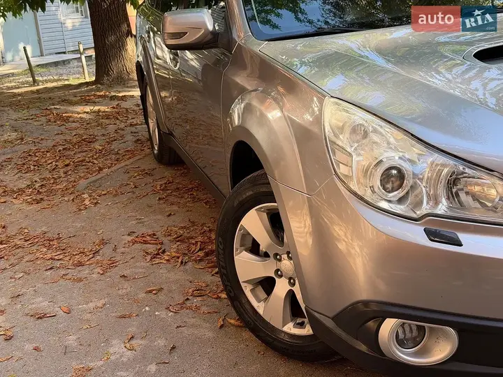 Subaru Outback 2010 photo 3