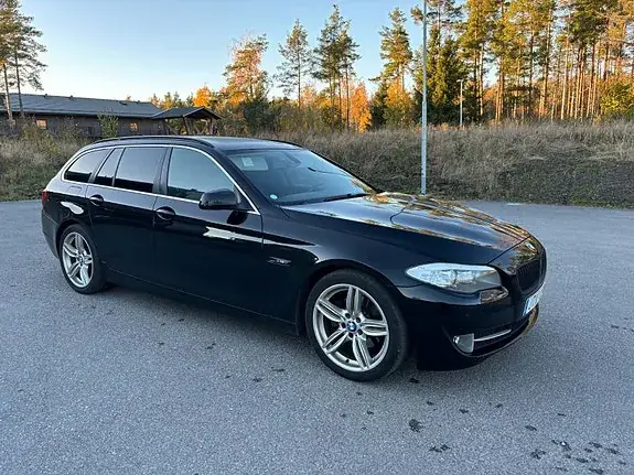 BMW 520D 2011 photo 2