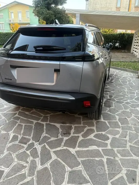 Peugeot 2008 2025 photo 3