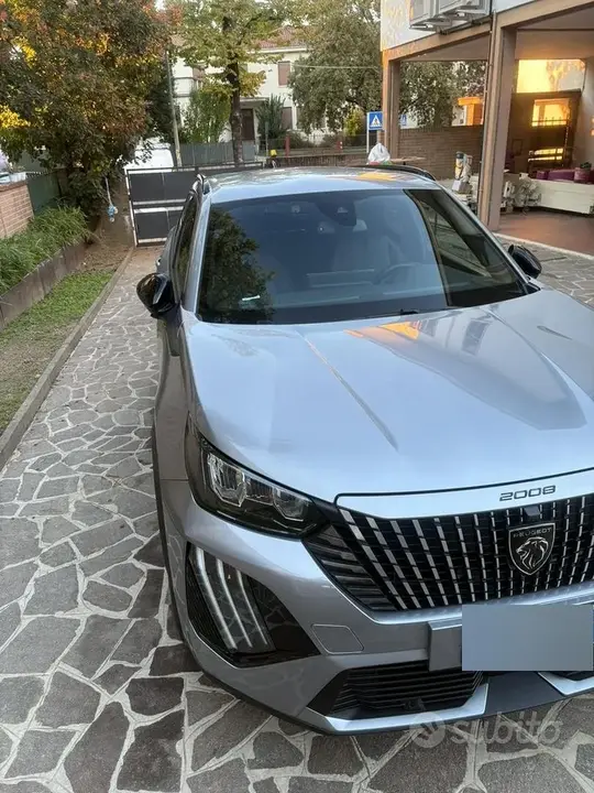 Peugeot 2008 2025 photo 4