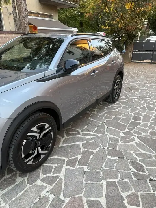 Peugeot 2008 2025 photo 2