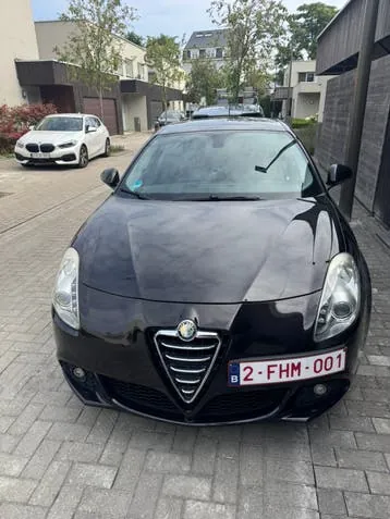 Alfa Romeo Giulietta 2012 photo 2