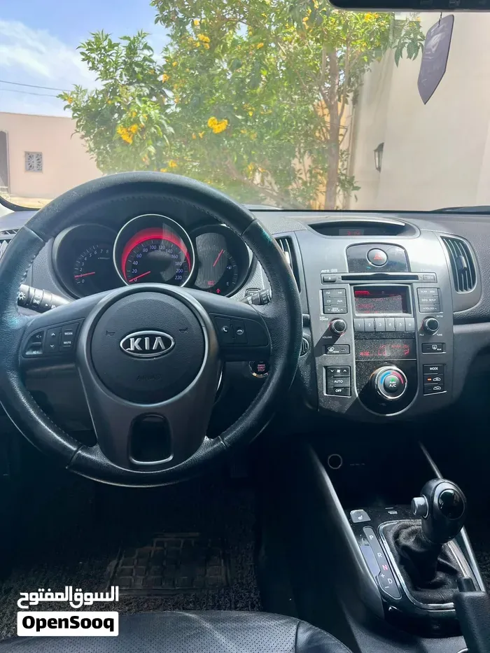 Kia Cerato 2012 photo 4