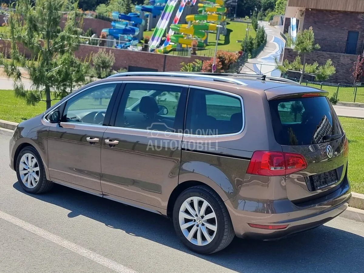 Volkswagen Sharan 2011 photo 2