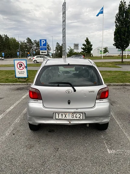 Toyota Yaris 2003 photo 2