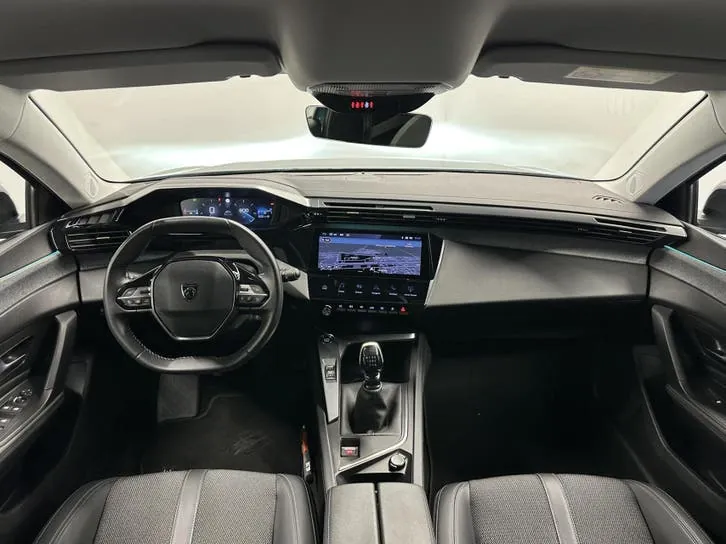 Peugeot 308 2022 photo 2