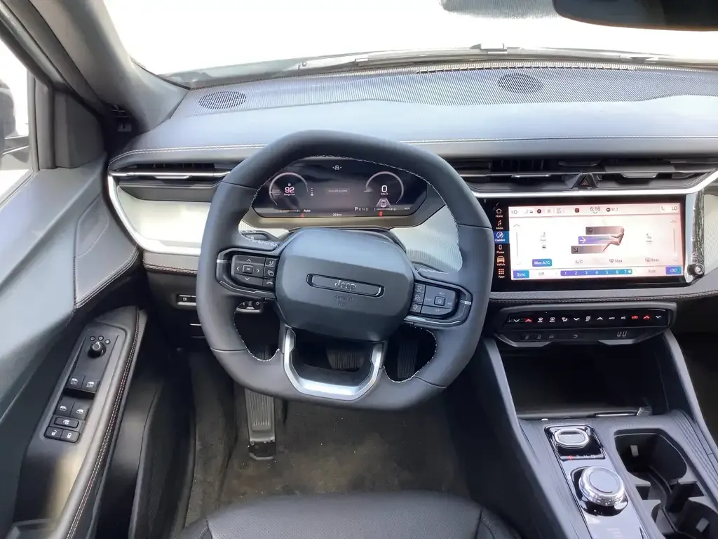 Jeep Cherokee 2026 photo 4