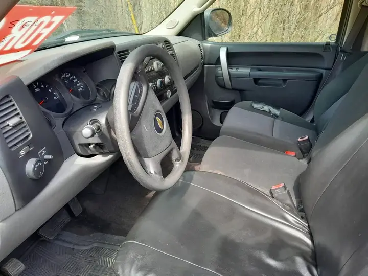 Chevrolet C/K Pickup 1500 2011 photo 4