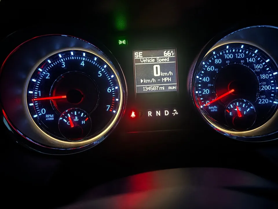 Chrysler Town & Country 2014 photo 3