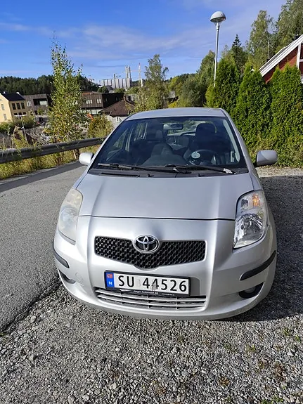 Toyota Yaris 2007 photo 2