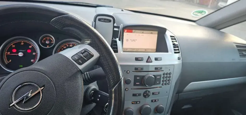 Opel Zafira 2011 photo 2