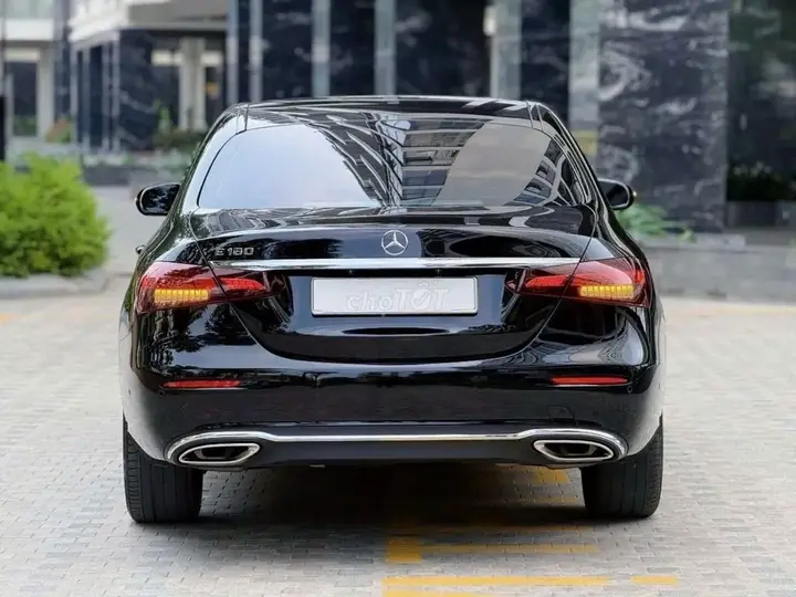 Mercedes-Benz E-Class 2023 photo 3
