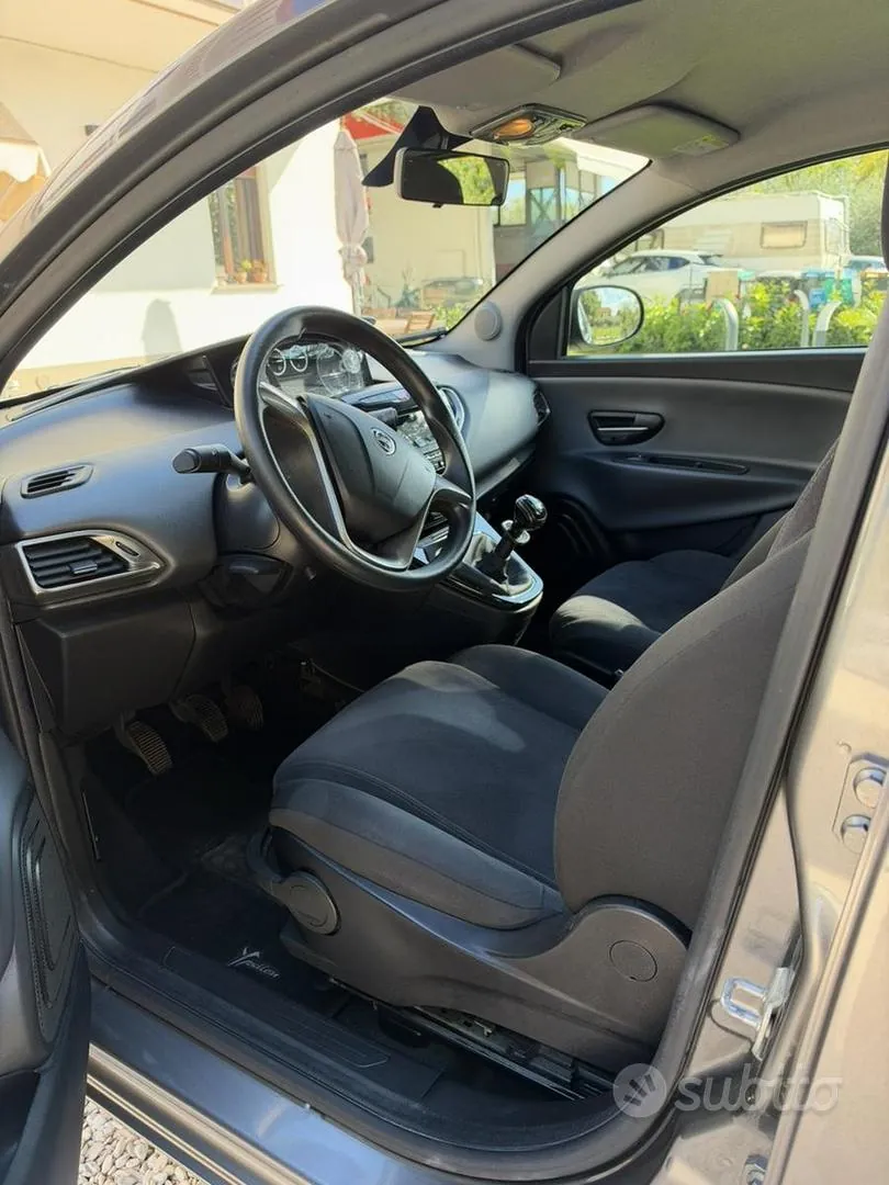 Lancia Ypsilon 2015 photo 5