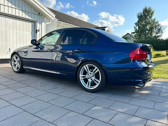 BMW 320D 2010 photo 5