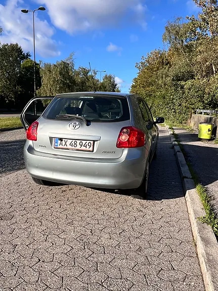 Toyota Auris 2009 photo 3