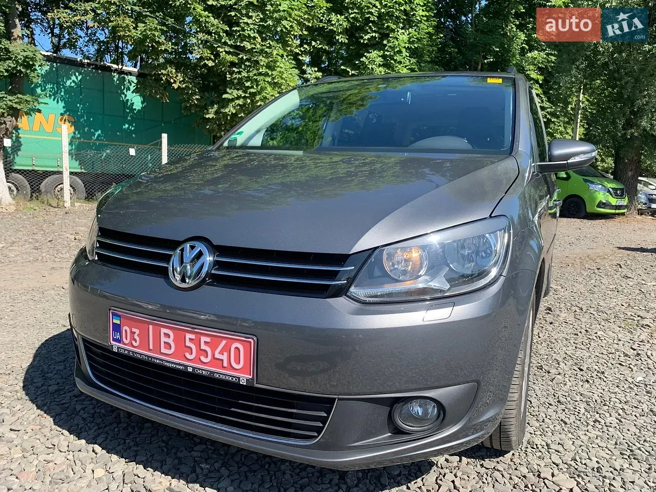 Volkswagen Touran 2011 photo 3