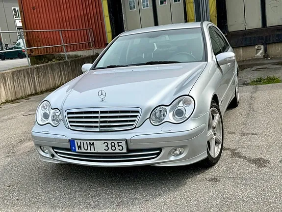 Mercedes-Benz C180 2005 photo 3