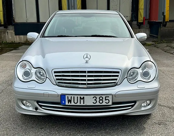 Mercedes-Benz C180 2005 photo 2