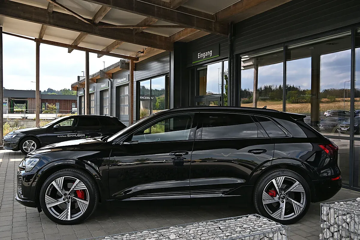 Audi Q8 2024 photo 2