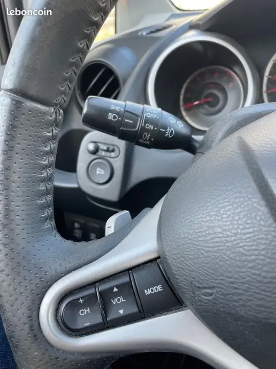 Honda Jazz 2010 photo 5
