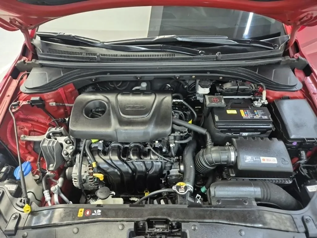 Hyundai Avante 2018 photo 5