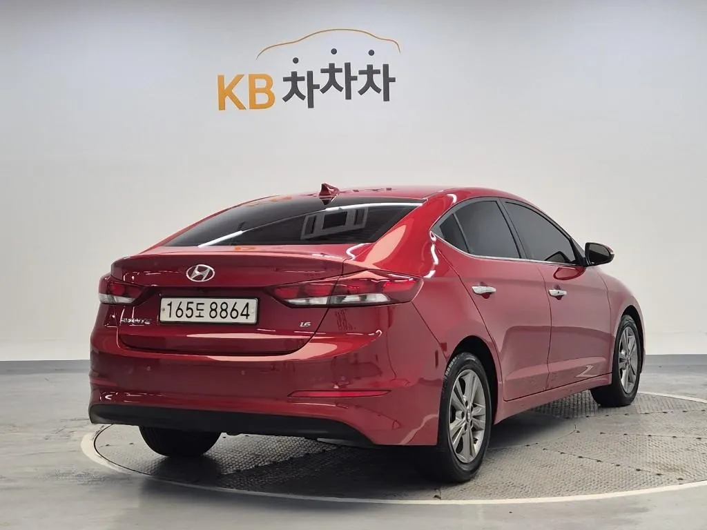 Hyundai Avante 2018 photo 3