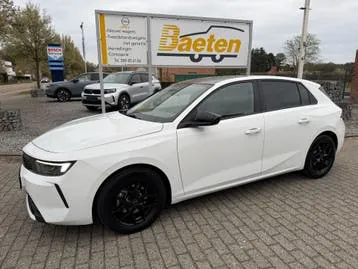Opel Astra 2024 photo 2