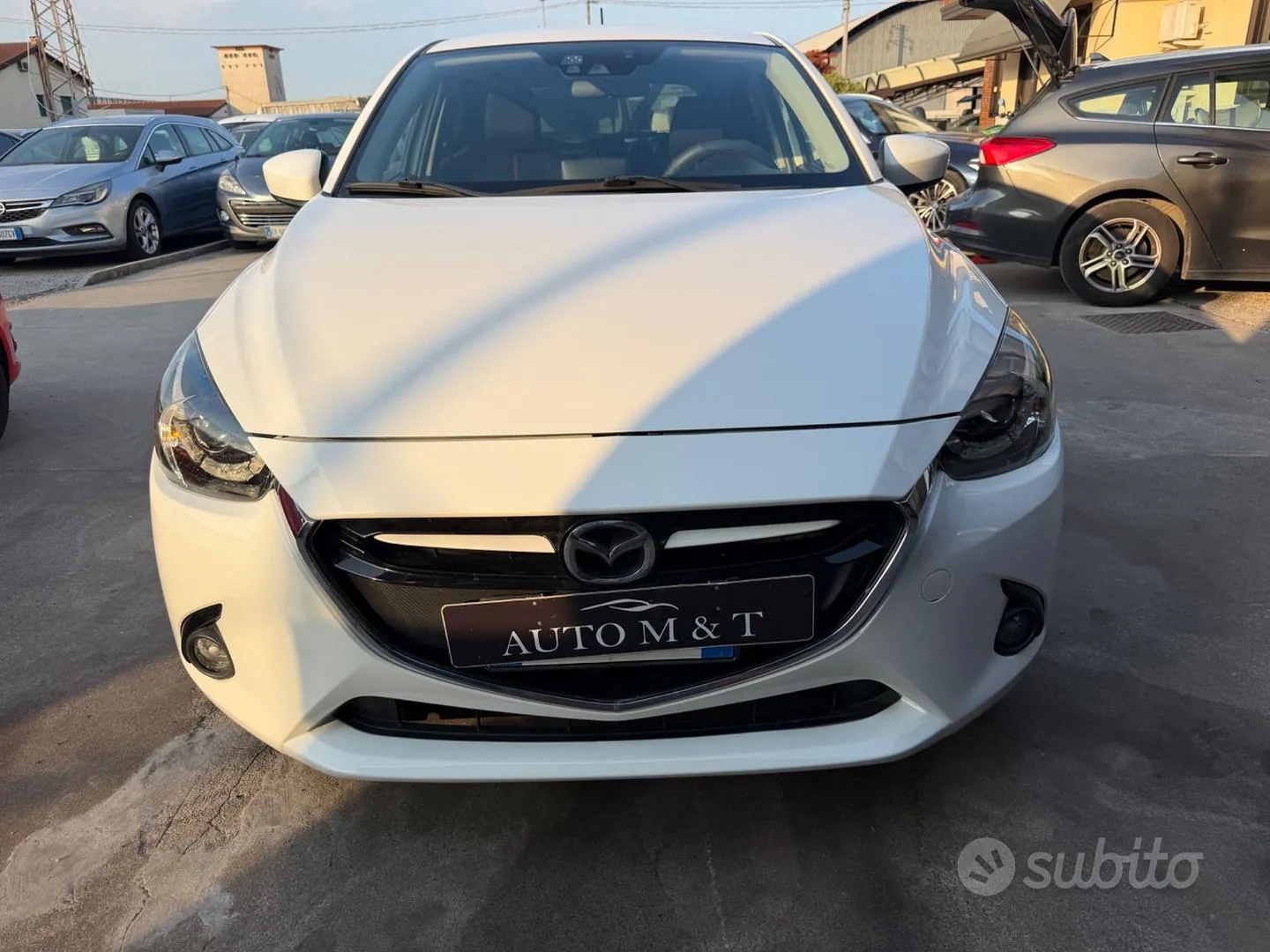 Mazda 2 2017 photo 2