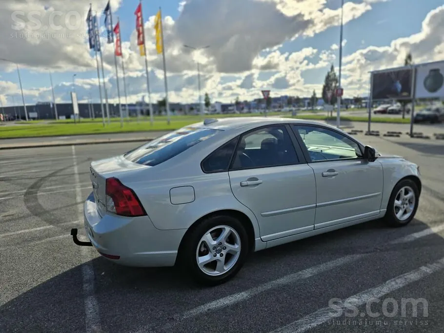 Volvo S40 2011 photo 4